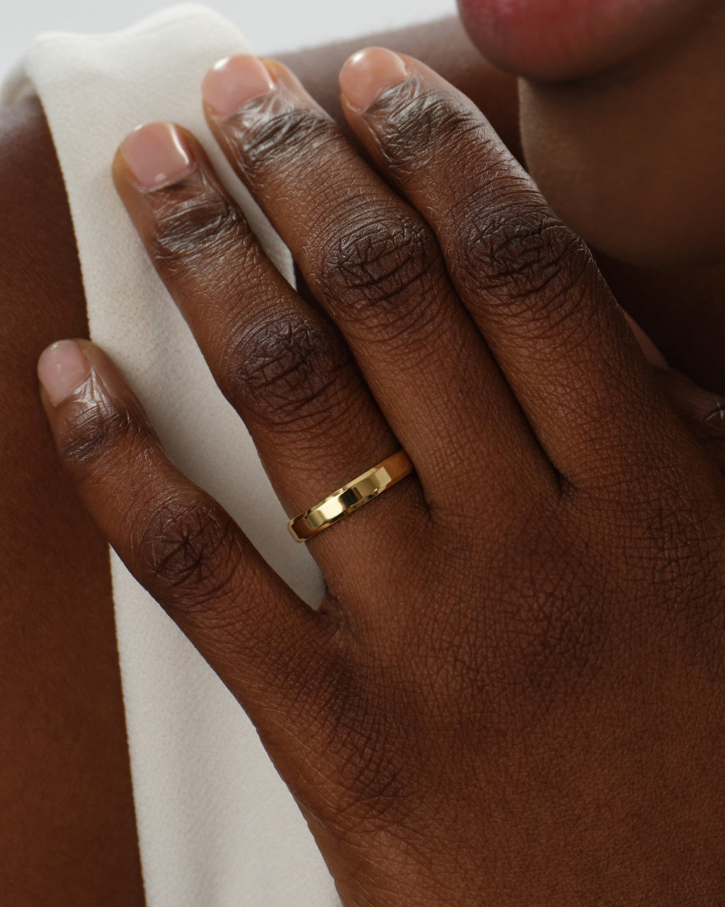 4mm Beveled Edge Wedding Band