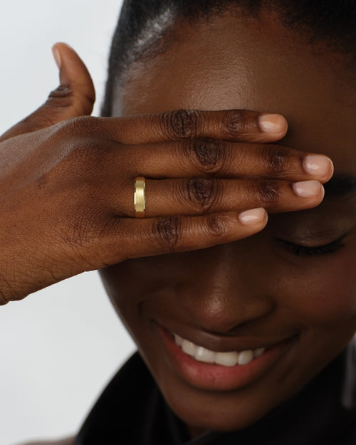 6mm Beveled Edge Wedding Band - Matte Brushed