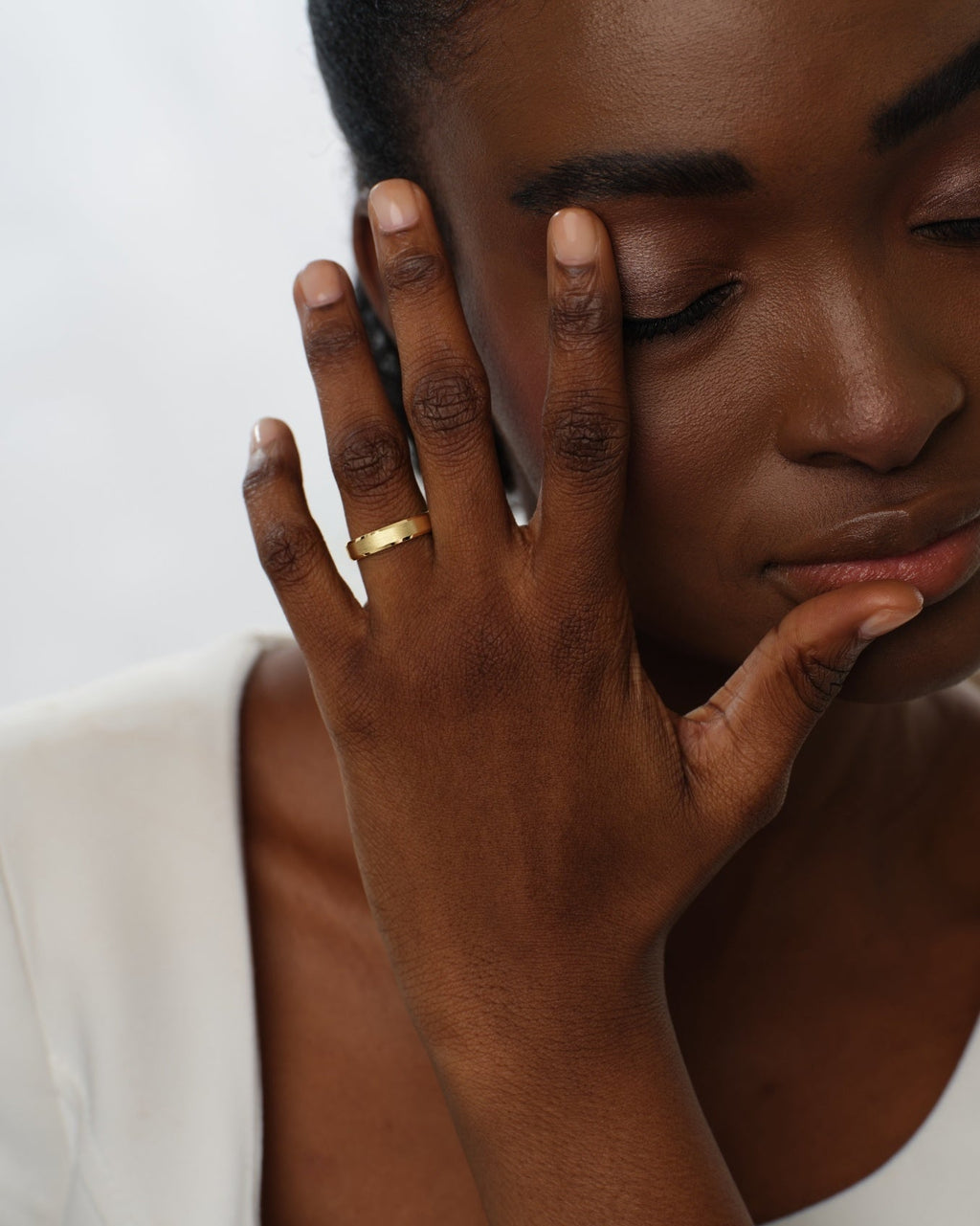 5mm Beveled Edge Wedding Band - Matte Brushed