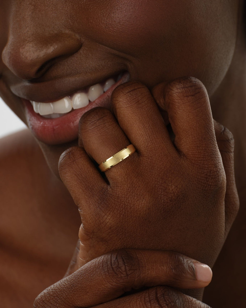 5mm Beveled Edge Wedding Band - Matte Brushed