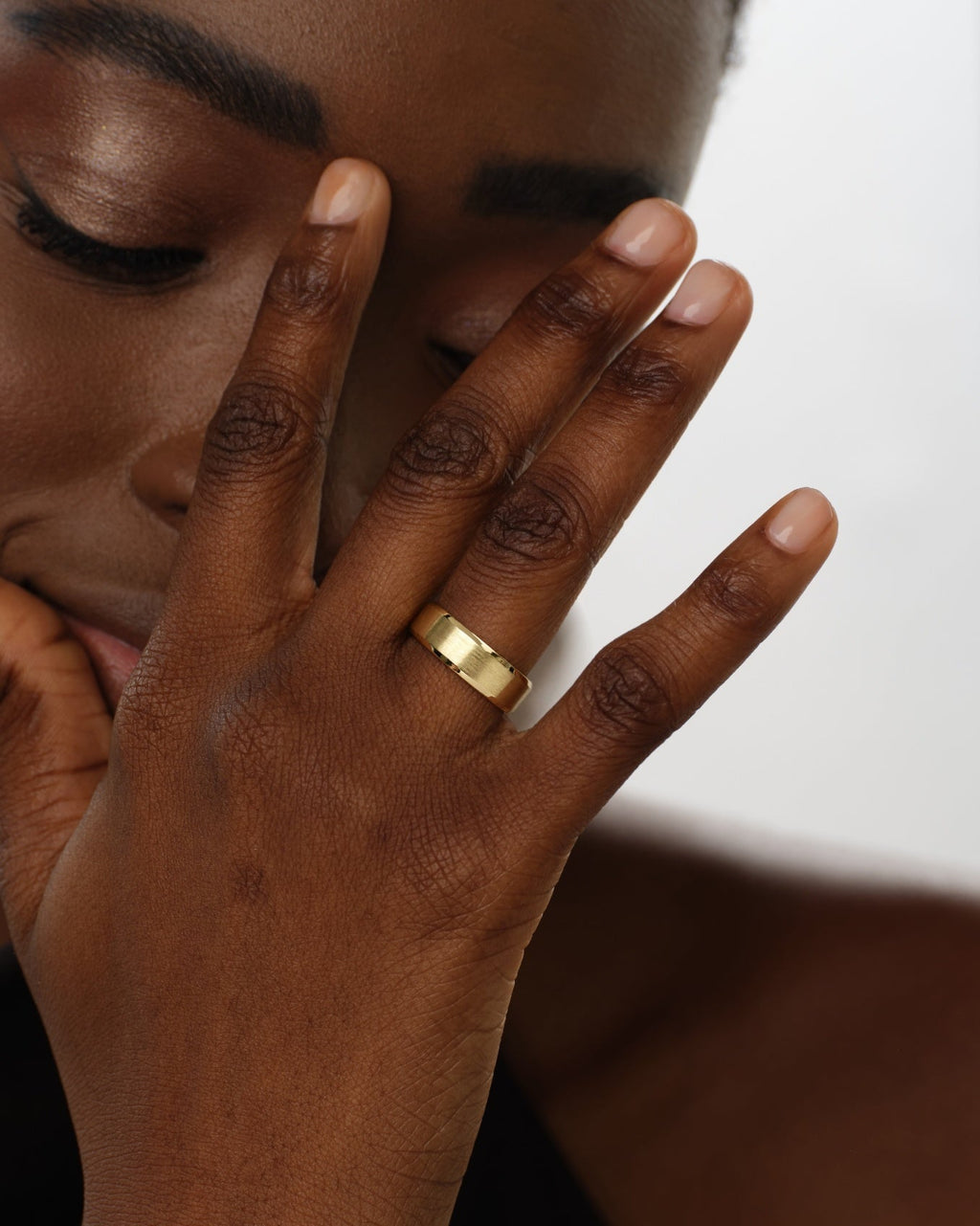 6mm Beveled Edge Wedding Band - Matte Brushed