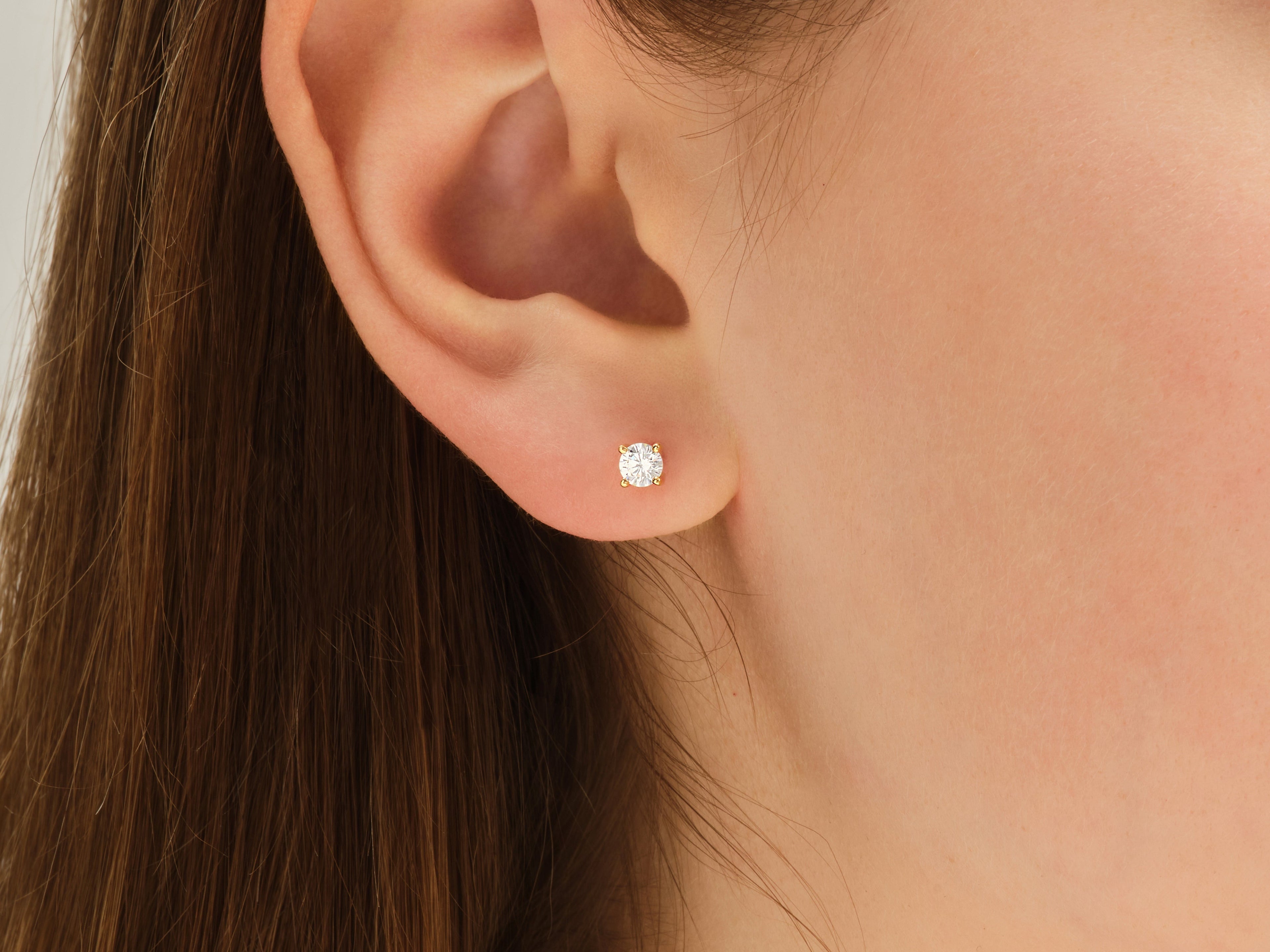 Round Cut Stud Earrings (0.50 ct tw)