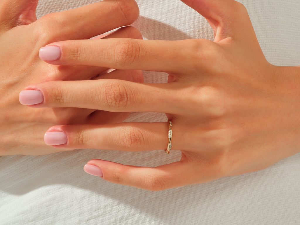 Twisted Vine Wedding Band