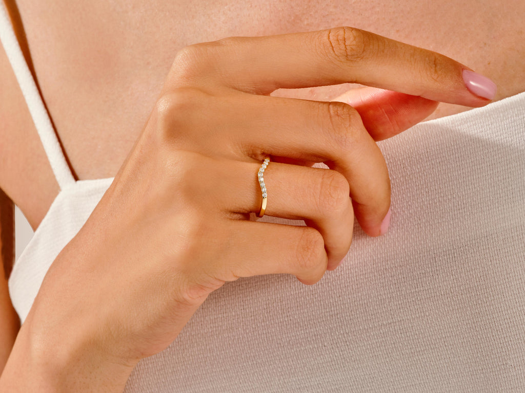 U-Curved Wedding Band