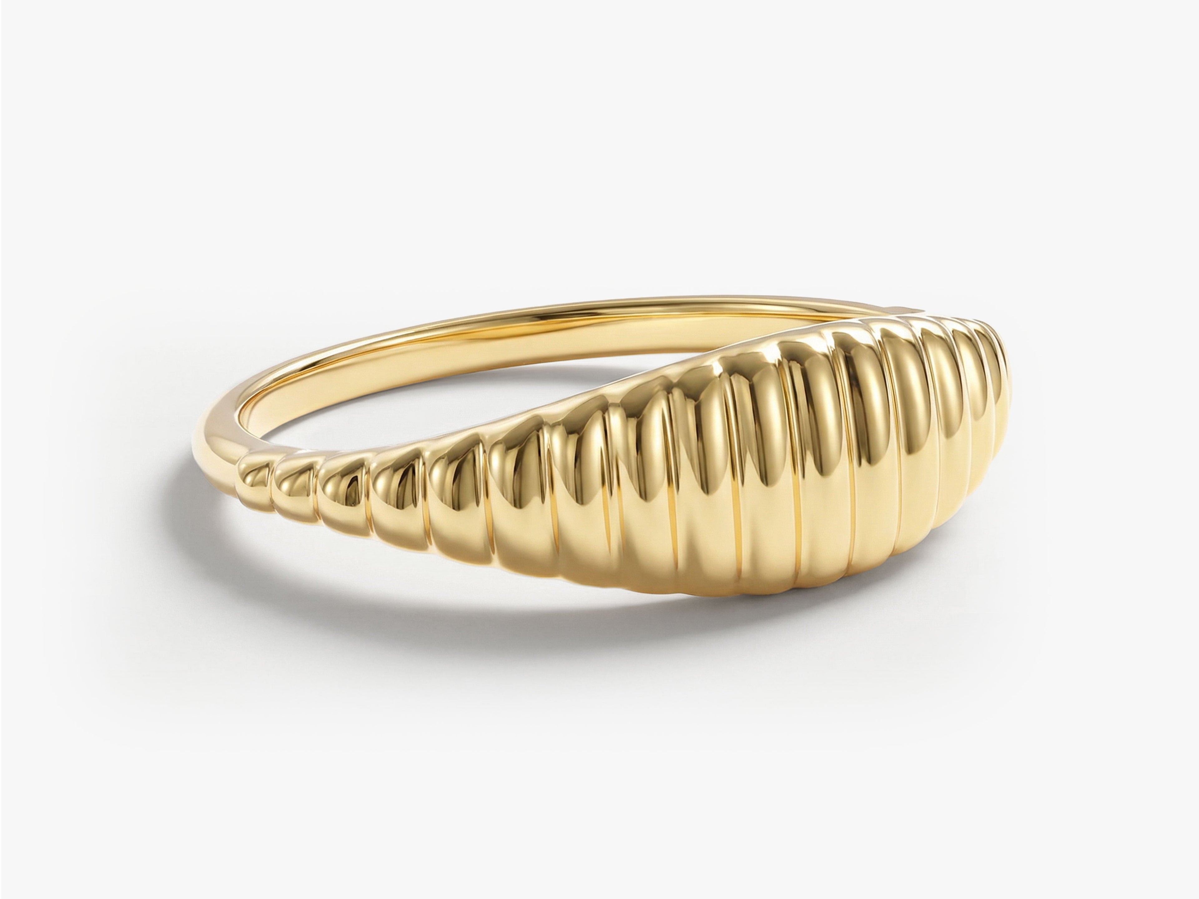 Minimalist Wavy Signet Ring