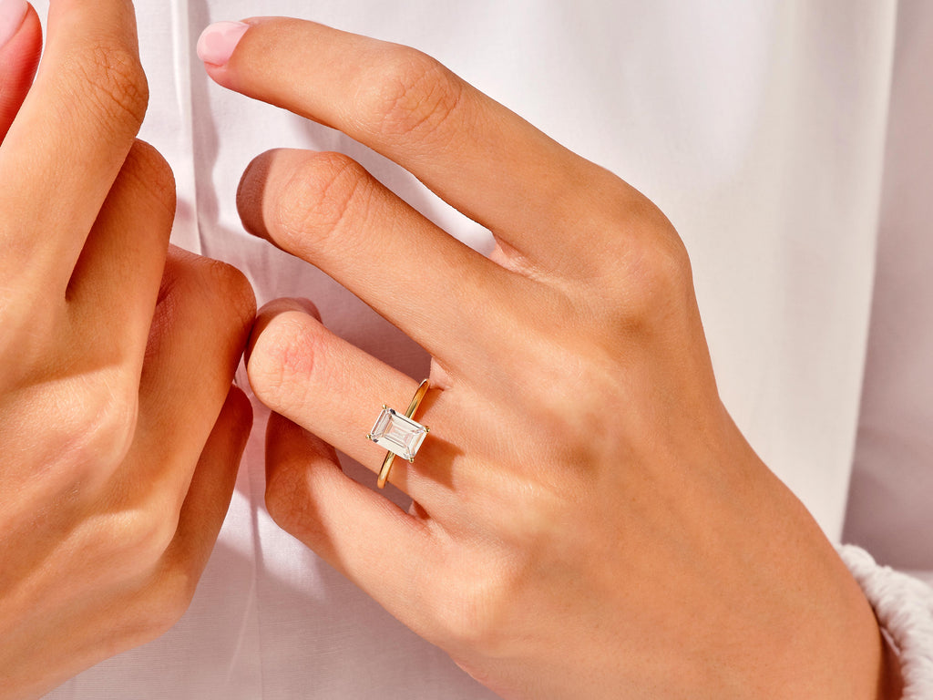 Emerald Cut Solitaire Moissanite Engagement Ring (1.50 CT)