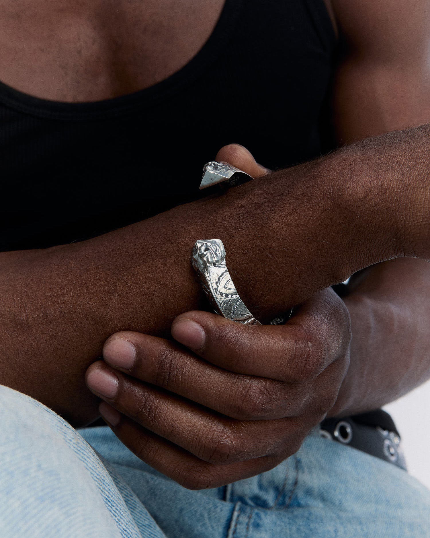 Delicately Engraved Carinated Cuff Bracelet - 925k Sterling Silver