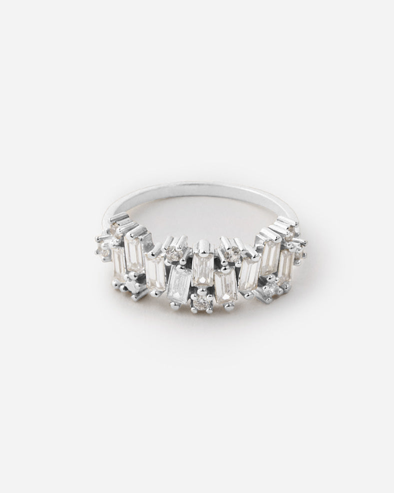 Elegant Baguette-Cut Diamond Ring - 925k Sterling Silver