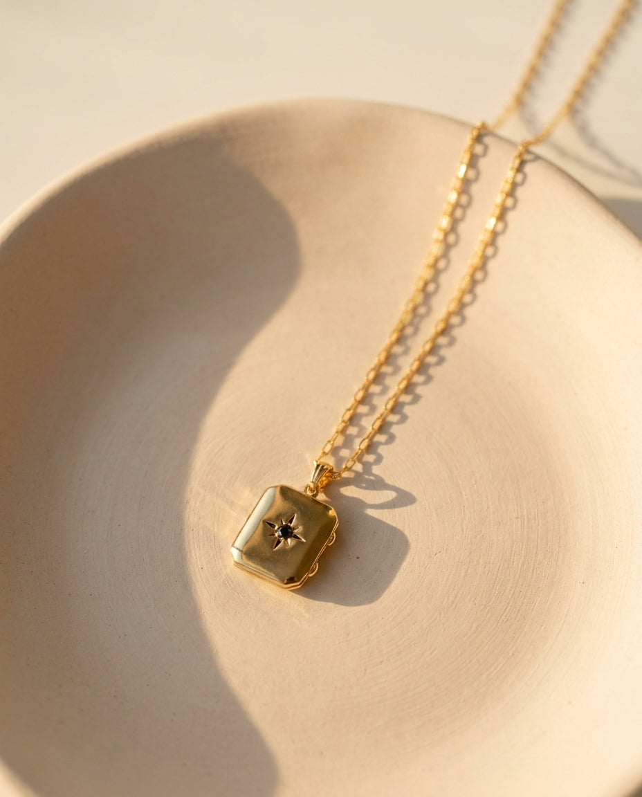 Personalized Pet Photo Locket Necklace - Vintage Gold Keepsake