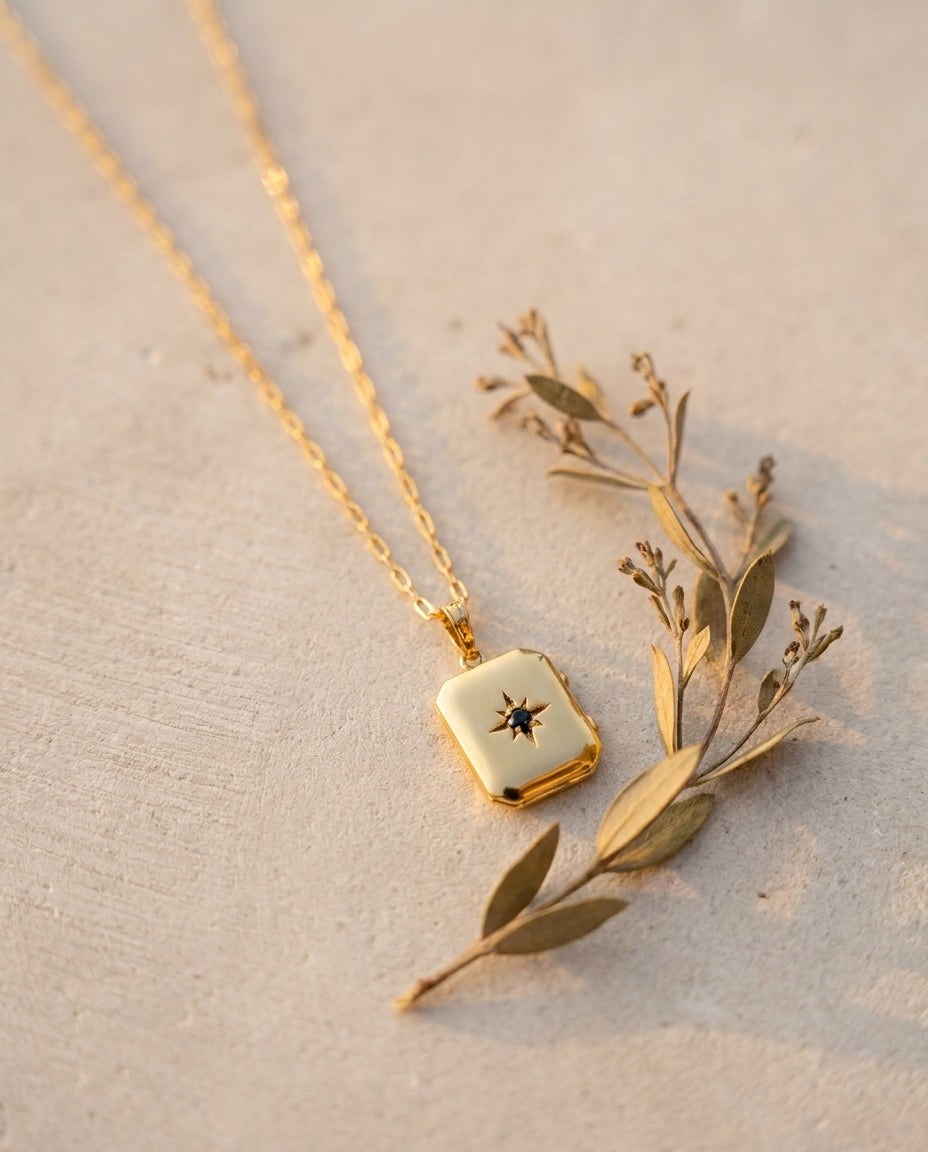 Personalized Pet Photo Locket Necklace - Vintage Gold Keepsake