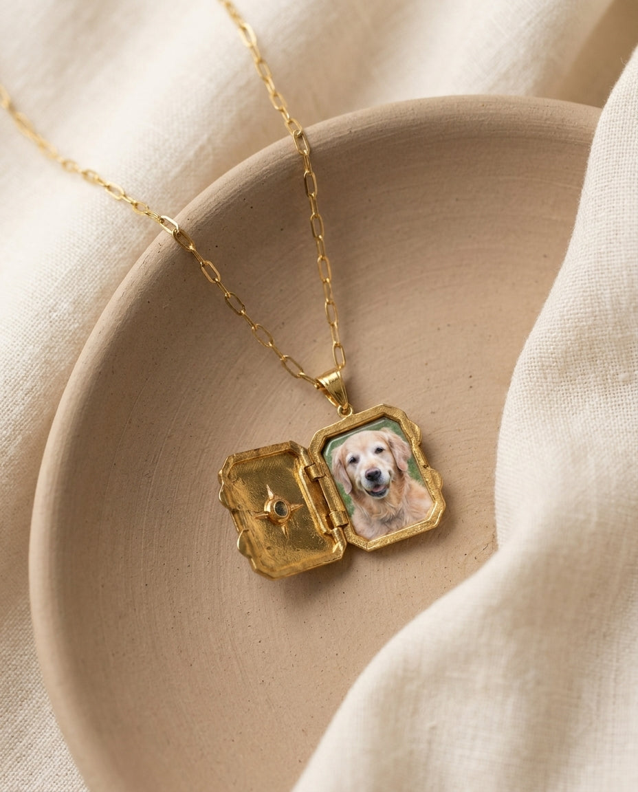 Personalized Pet Photo Locket Necklace - Vintage Gold Keepsake