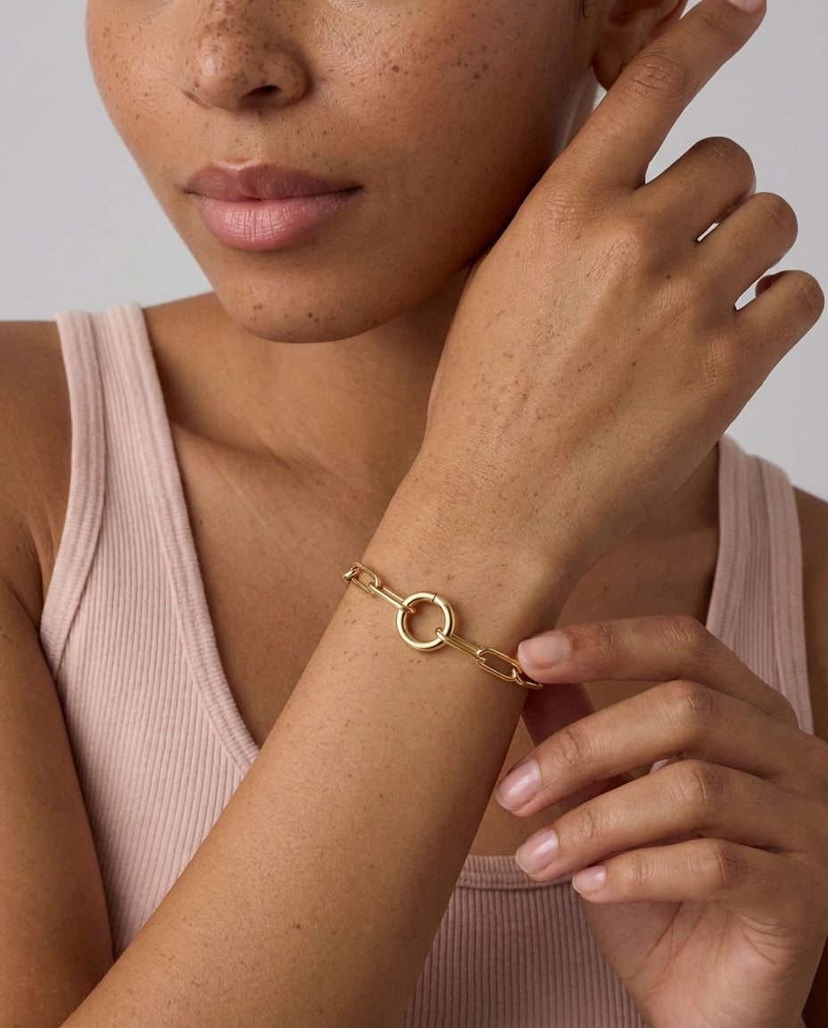 Gold Link Chain Bracelet with Circle Clasp