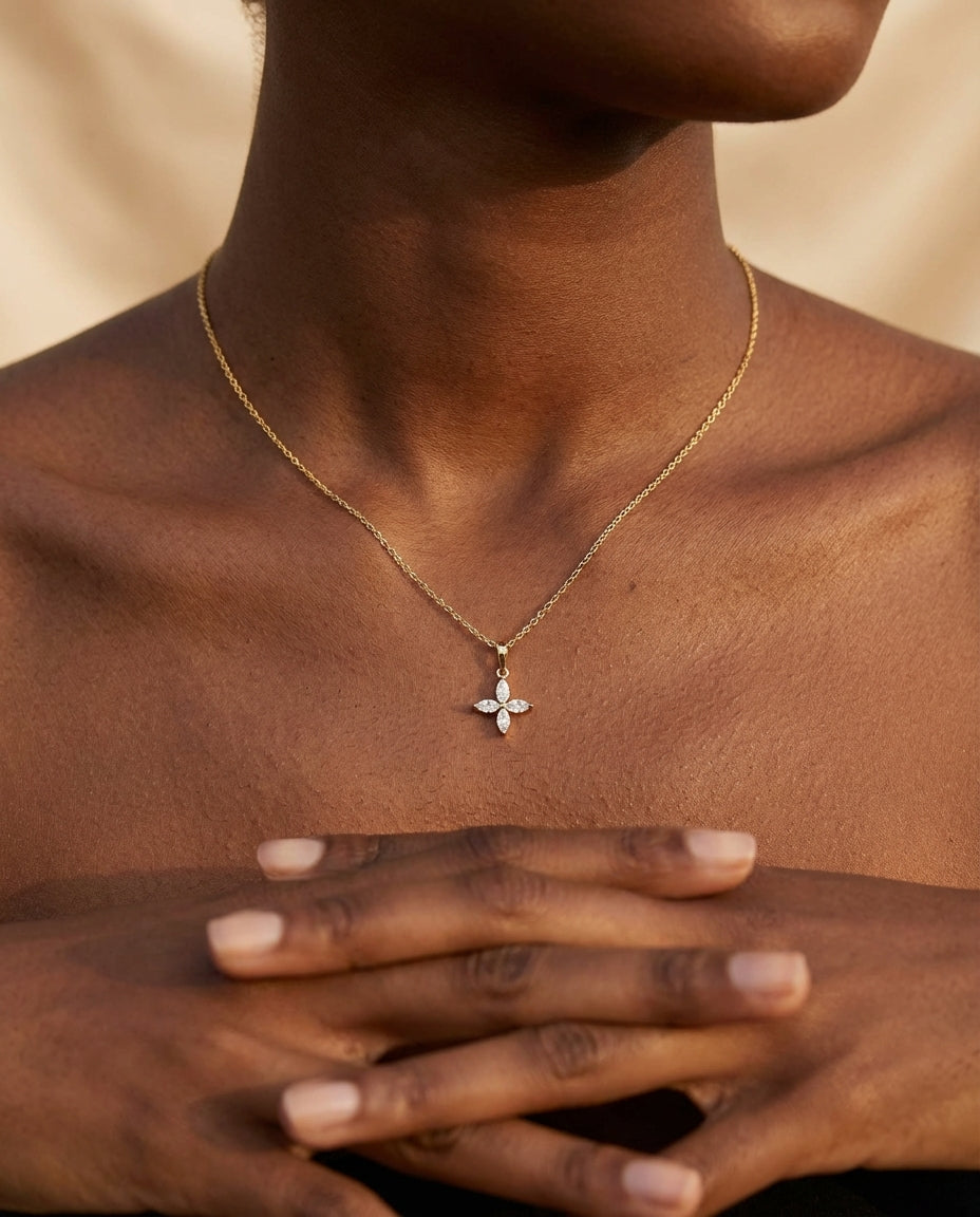 Sparkling Crystal Flower Pendant Necklace in Gold