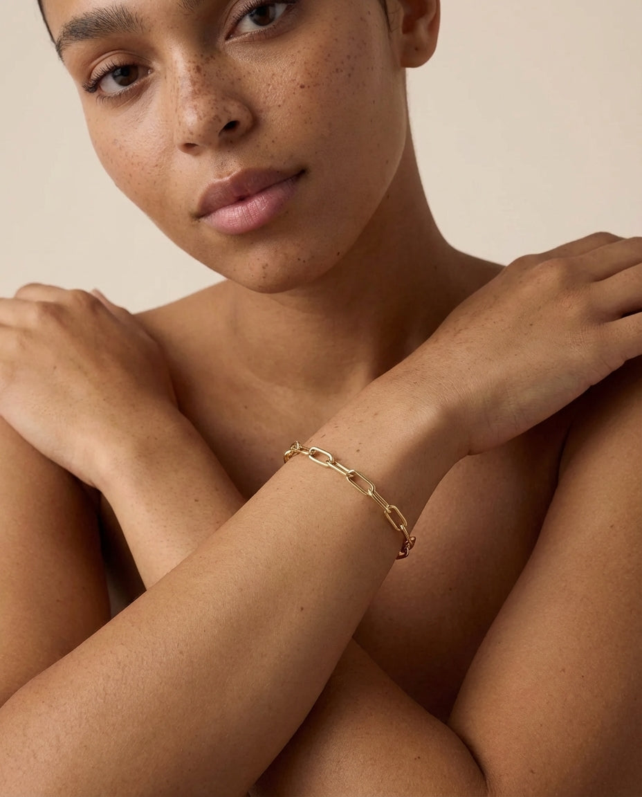 Gold Link Chain Bracelet with Circle Clasp