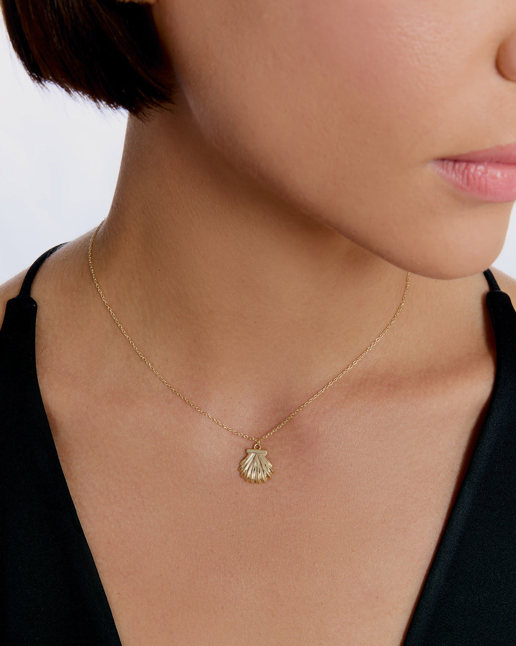 Minimalist Seashell Necklace - Dainty Jewelry