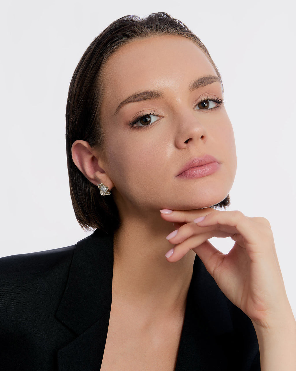 Flower Stud Earrings with Pearl Details - 925k Sterling Silver