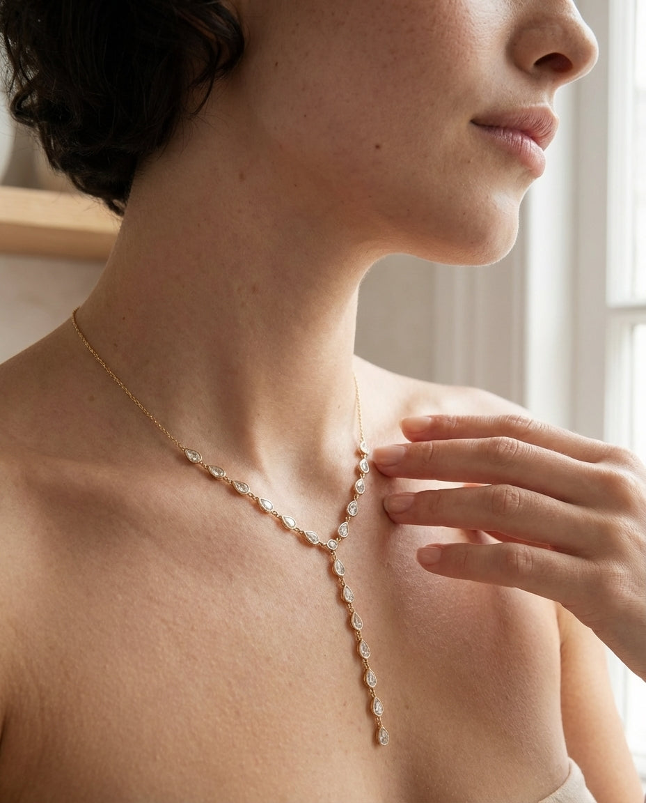 Elegant Teardrop Diamond Lariat Y-Necklace in Gold